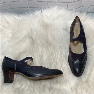 Yanko Black Leather Wingtip Tuxedo Heels Sz 8.5